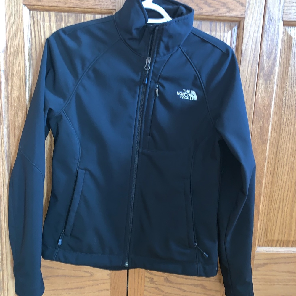 Womens North face Jacket Size Small. Good Condition Smoke Free Home.